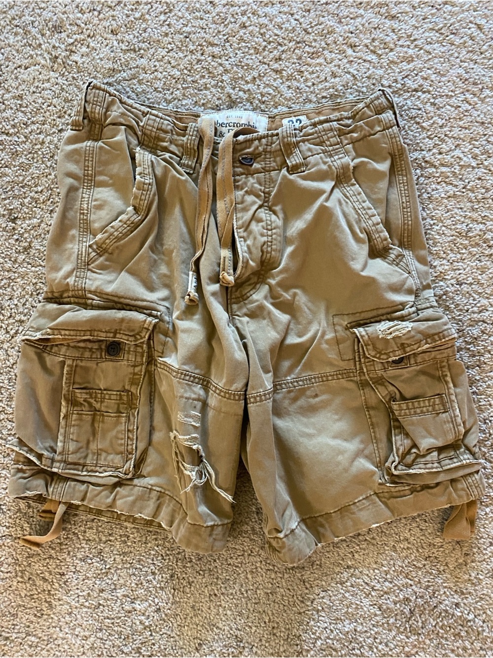 Abercrombie & Fitch Men's Tan Cargo Shorts with Drawstring Waist